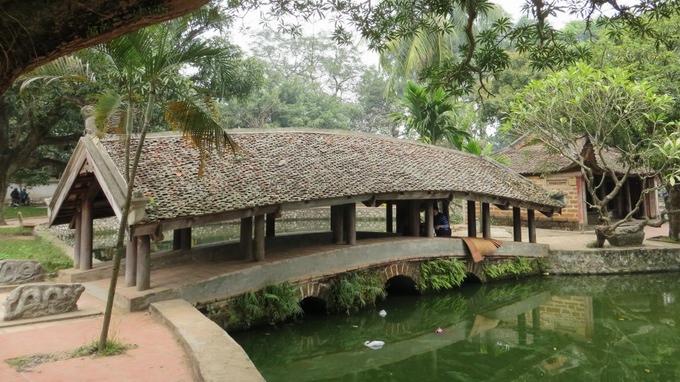 Covered bridge of Thay pagoda